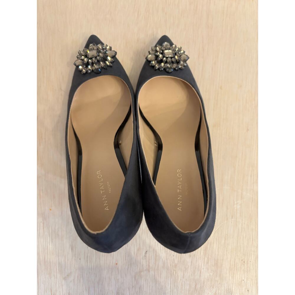 Ann Taylor Factory Gray Embellished Heels Shoes Pointy Textile Upper Size 8 3” - Picture 4 of 6